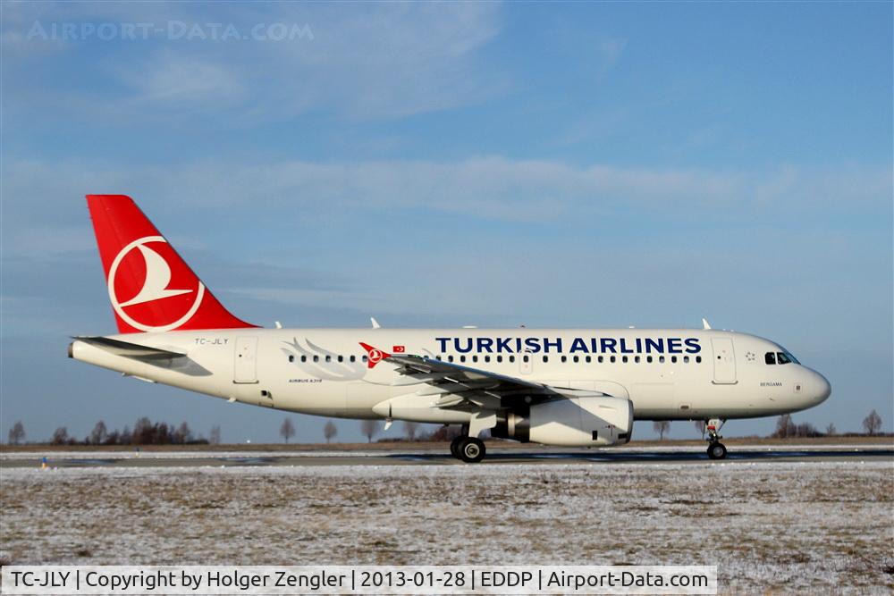 TC-JLY, 2011 Airbus A319-132 C/N 4774, Lining up for a return to IST...