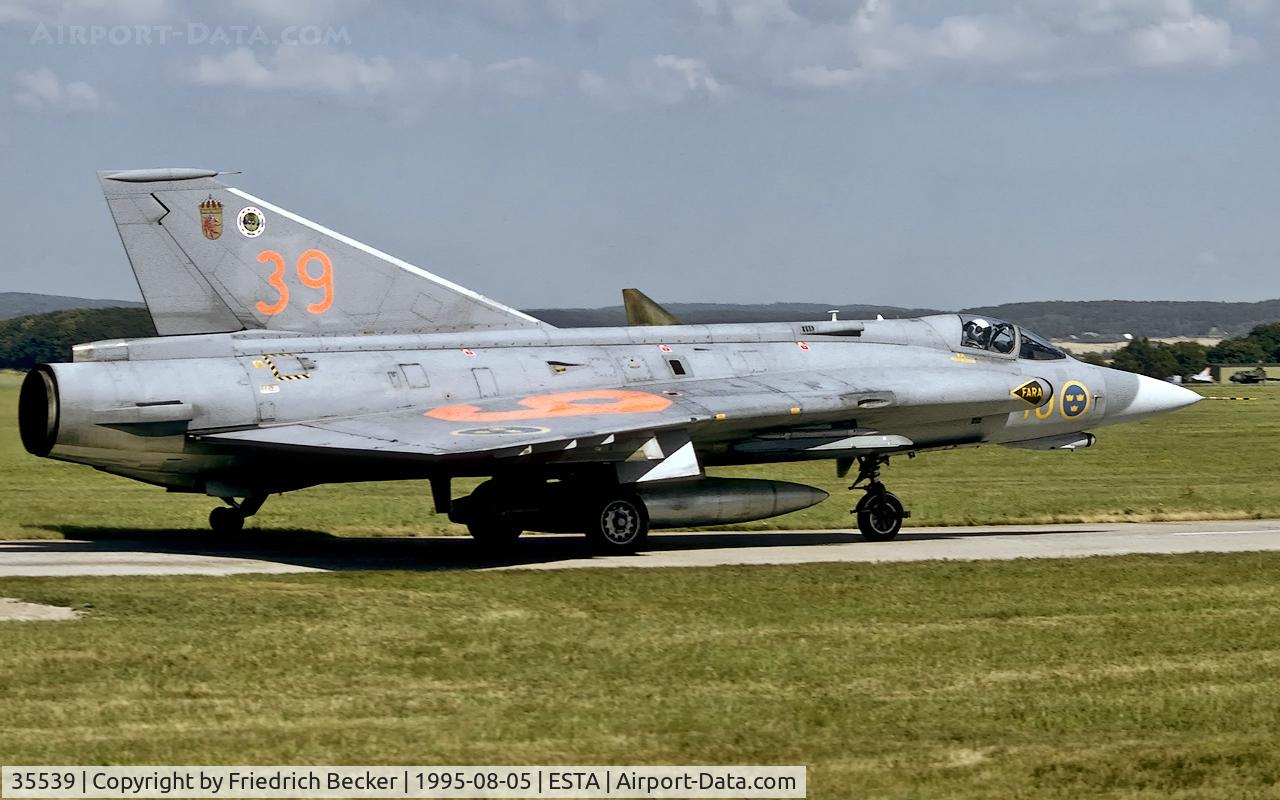 35539, 1968 Saab J-35J Draken C/N 35-539, taxying to the active
