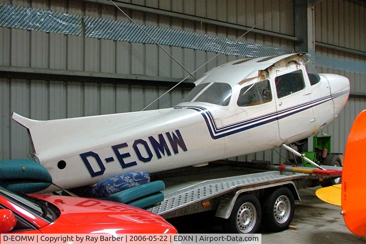 D-EOMW, Cessna 172N C/N 17268110, Cessna 172N Skyhawk [172-68110] Nordholz-Spieka~D 22/05/2006. Still registered as of 31/01/2013.