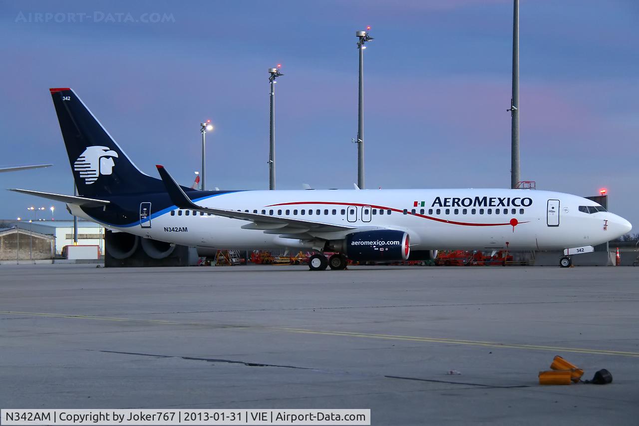 N342AM, 2005 Boeing 737-8Z9 C/N 34262, Aeromexico