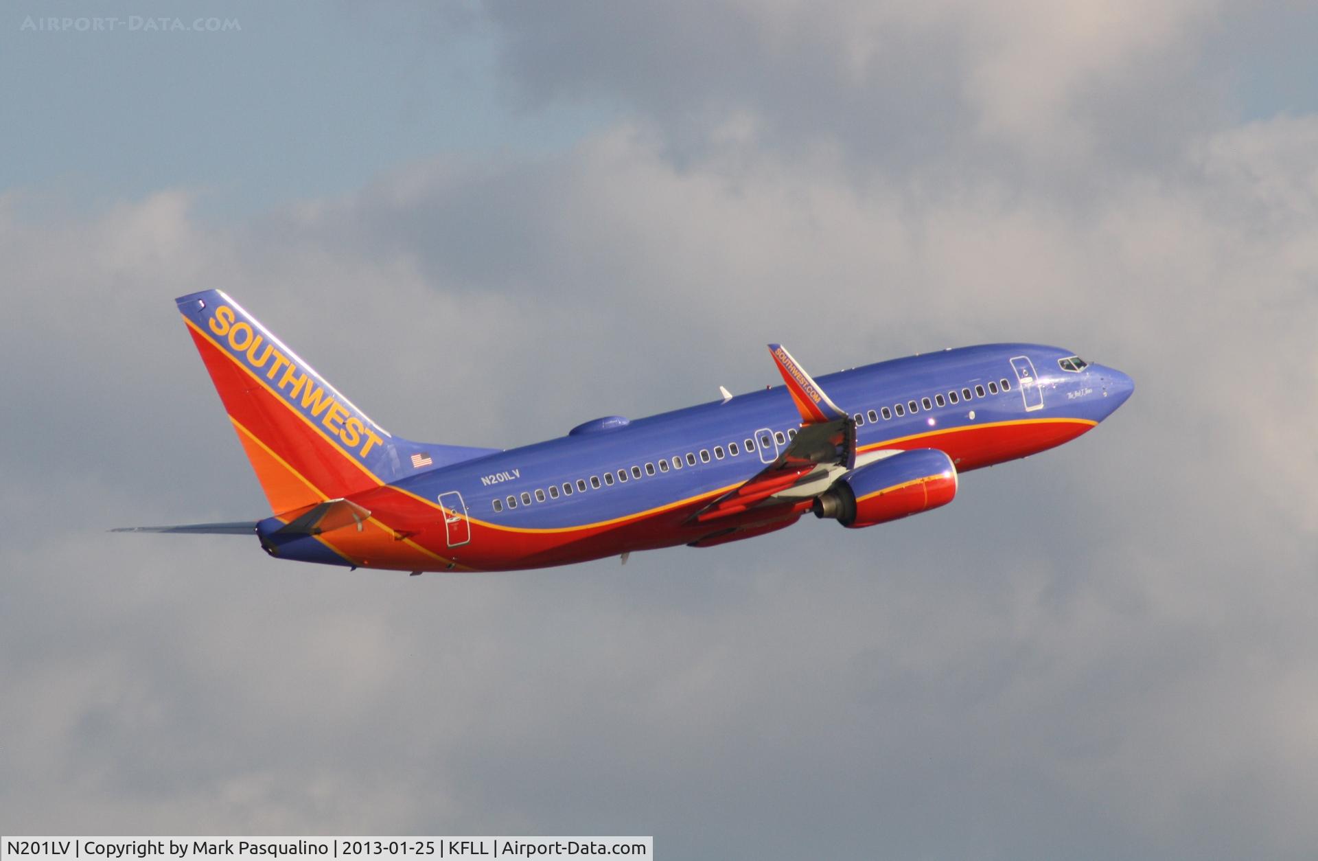 N201LV, 2005 Boeing 737-7H4 C/N 29854, Boeing 737-700