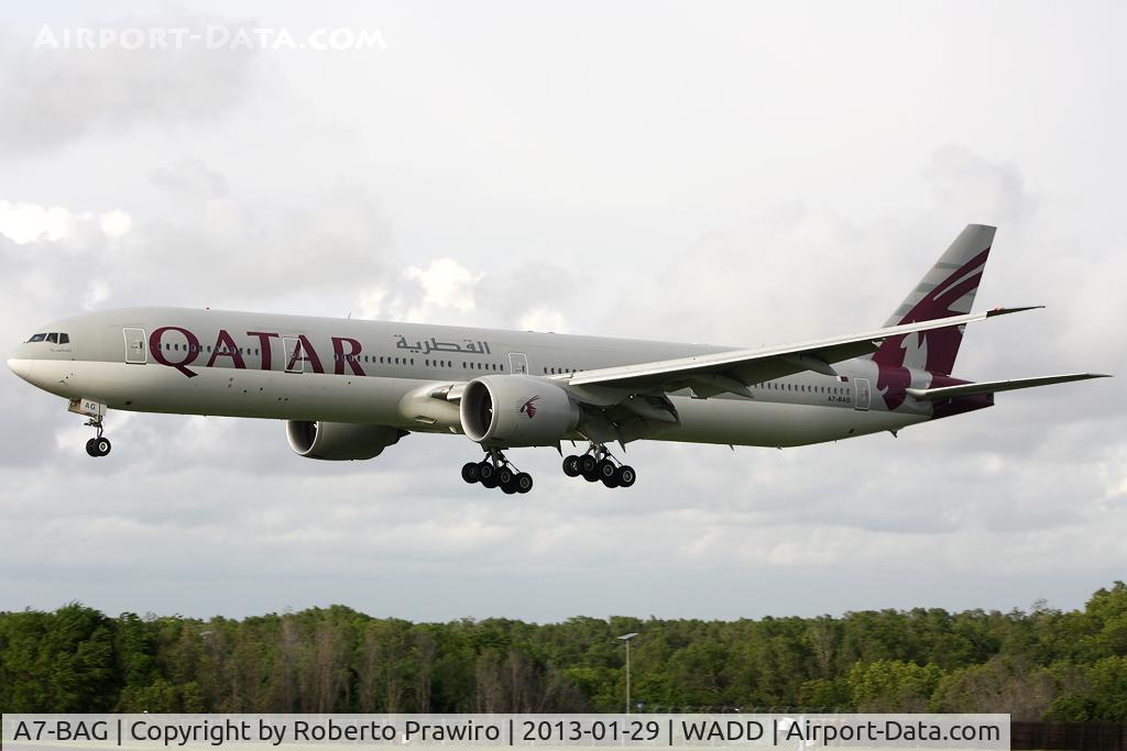 A7-BAG, 2009 Boeing 777-3DZ/ER C/N 36014, On Short Final Runway 27