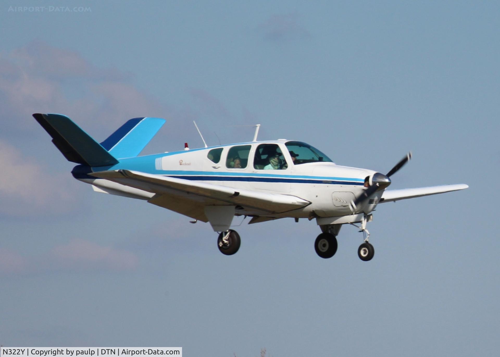 N322Y, 1960 Beech M35 Bonanza C/N D-6351, Landing at Downtown Shreveport.