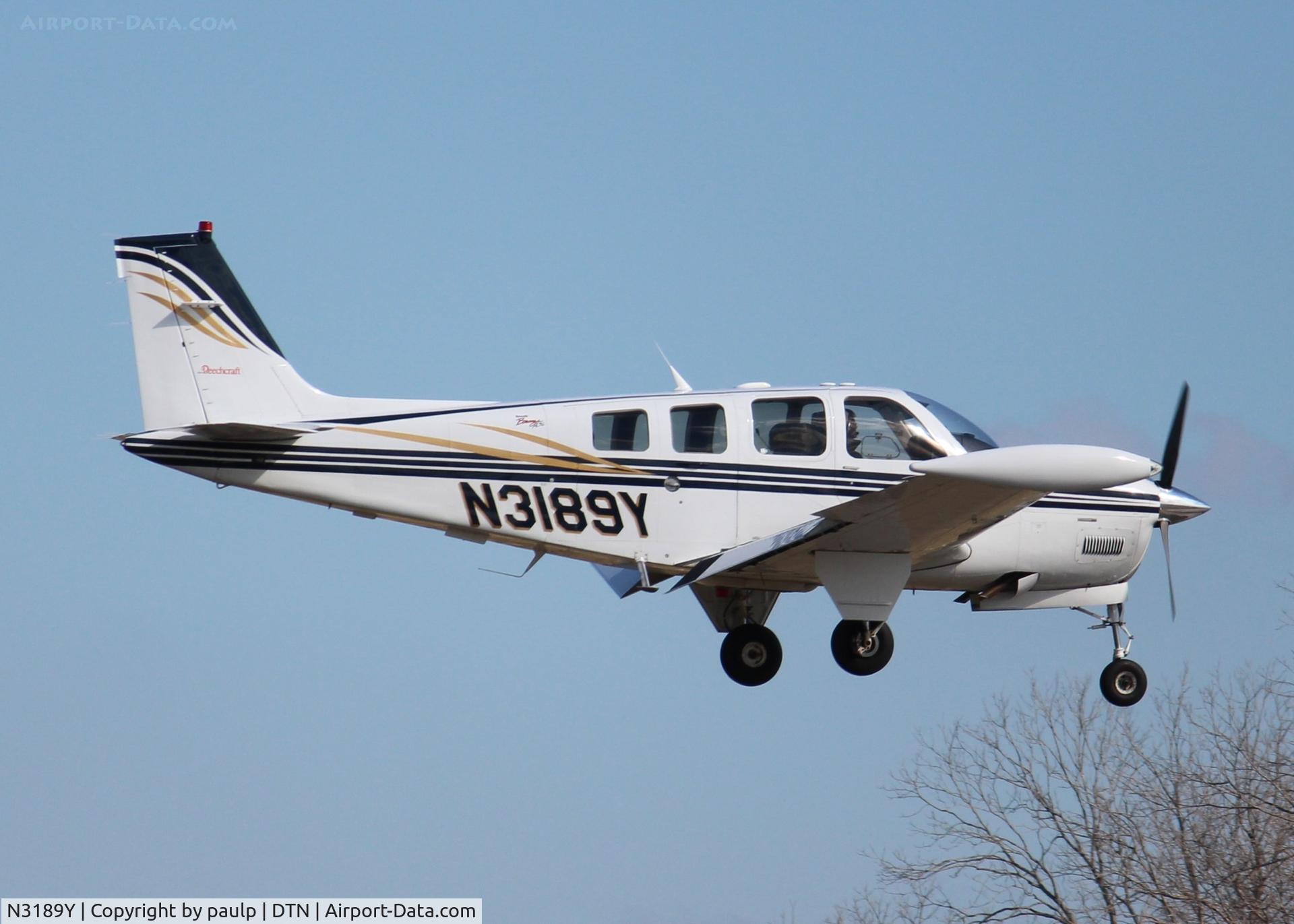 N3189Y, 2001 Raytheon Aircraft Company A36 Bonanza C/N E-3389, Landing at Downtown Shreveport.