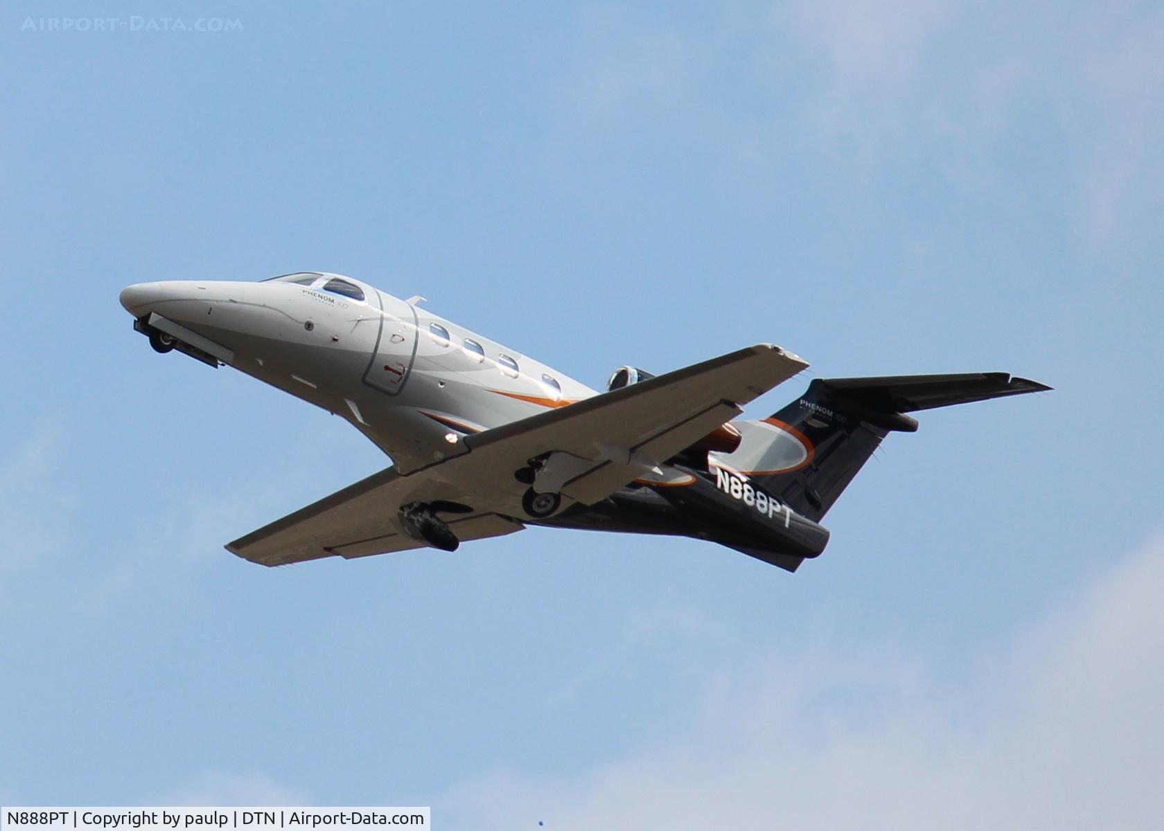 N888PT, 2010 Embraer EMB-500 Phenom 100 C/N 50000143, Departing Downtown Shreveport.