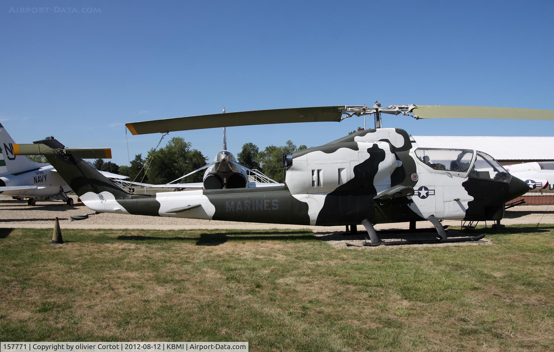 157771, Bell AH-1J Sea Cobra C/N 26015, profil view