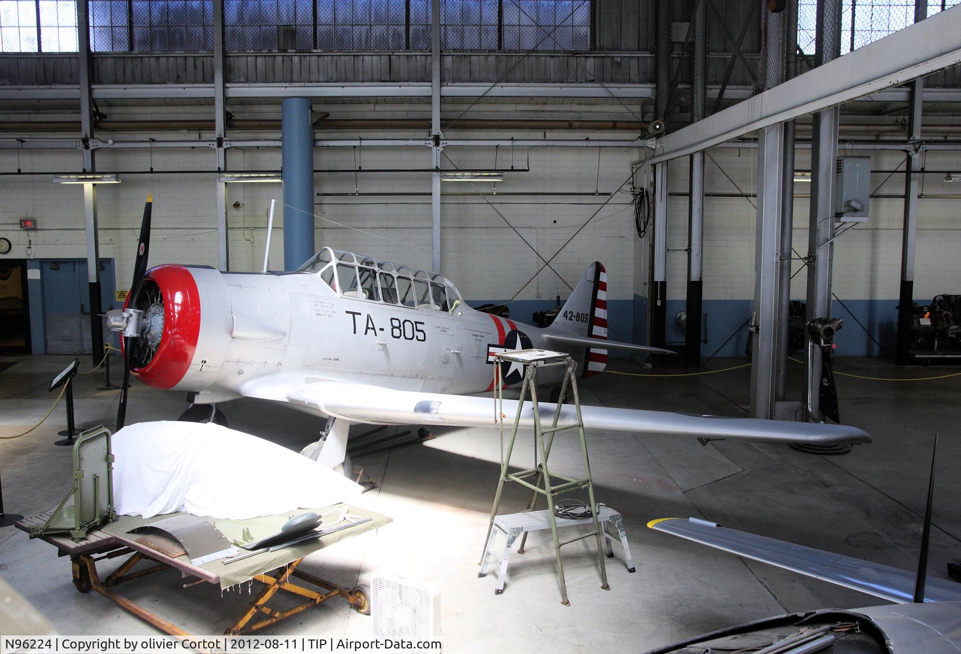 N96224, North American AT-6B Texan C/N 84-7750, next to a P-51H