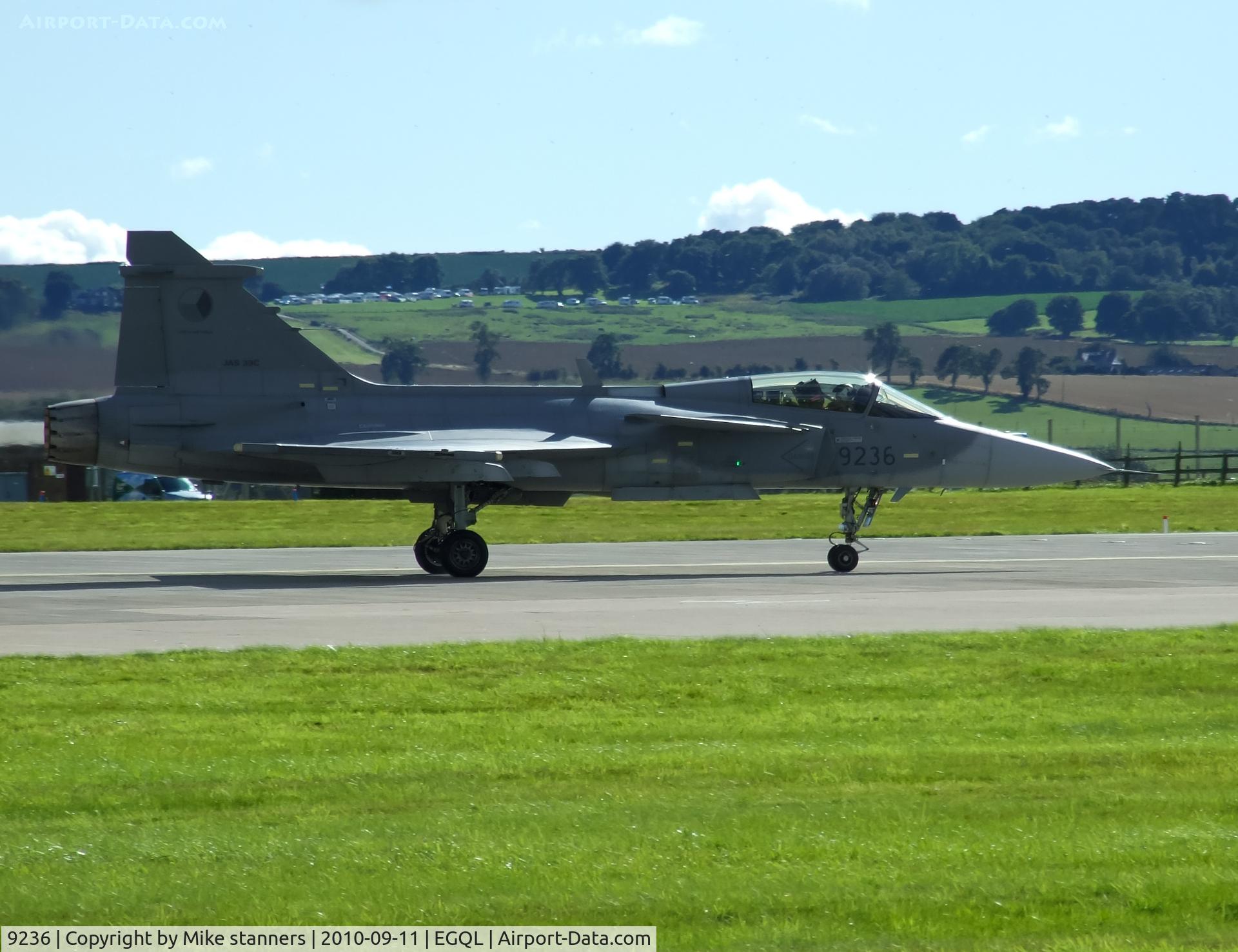 9236, Saab JAS-39C Gripen C/N 39236, 211tl Gripen lands back to Leuchars after its display at the 2010 airshow