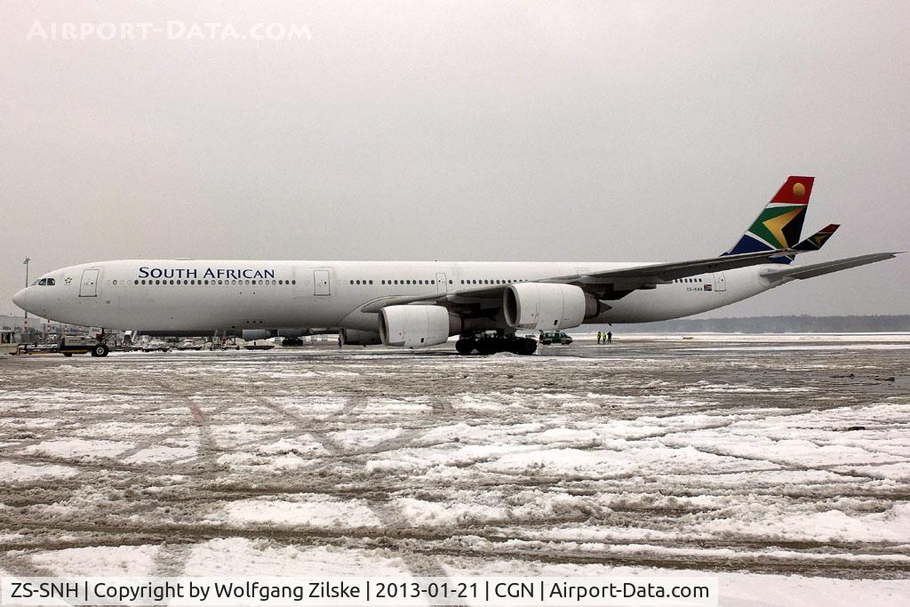 ZS-SNH, 2005 Airbus A340-642 C/N 626, Diversion from Frankfurt