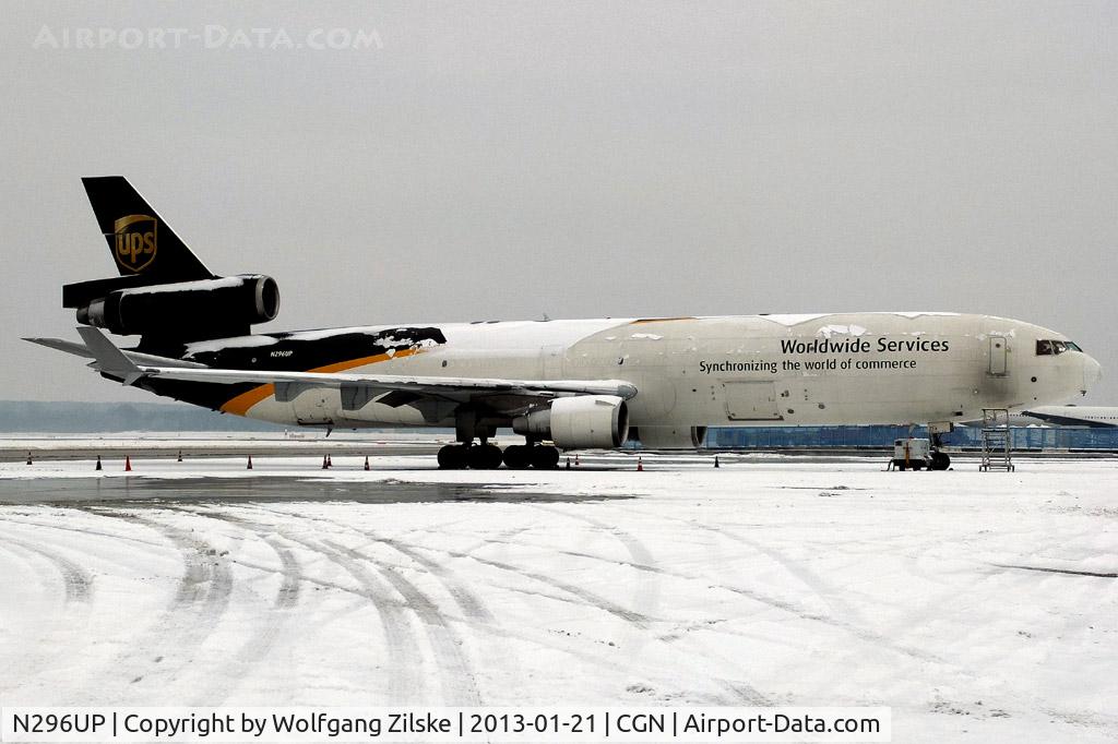 N296UP, 1991 McDonnell Douglas MD-11 C/N 48474, With snow