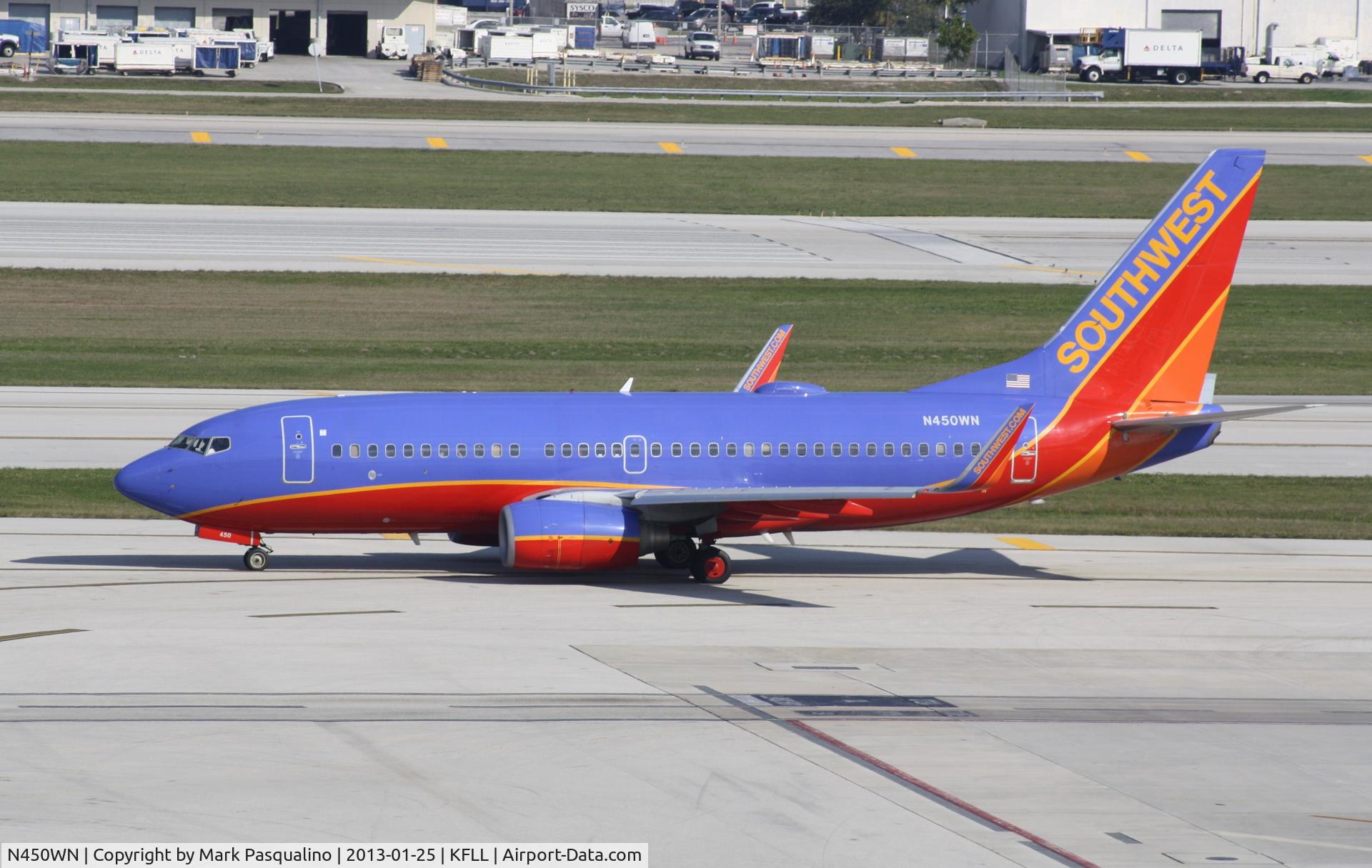 N450WN, 2004 Boeing 737-7H4 C/N 32470, Boeing 737-700