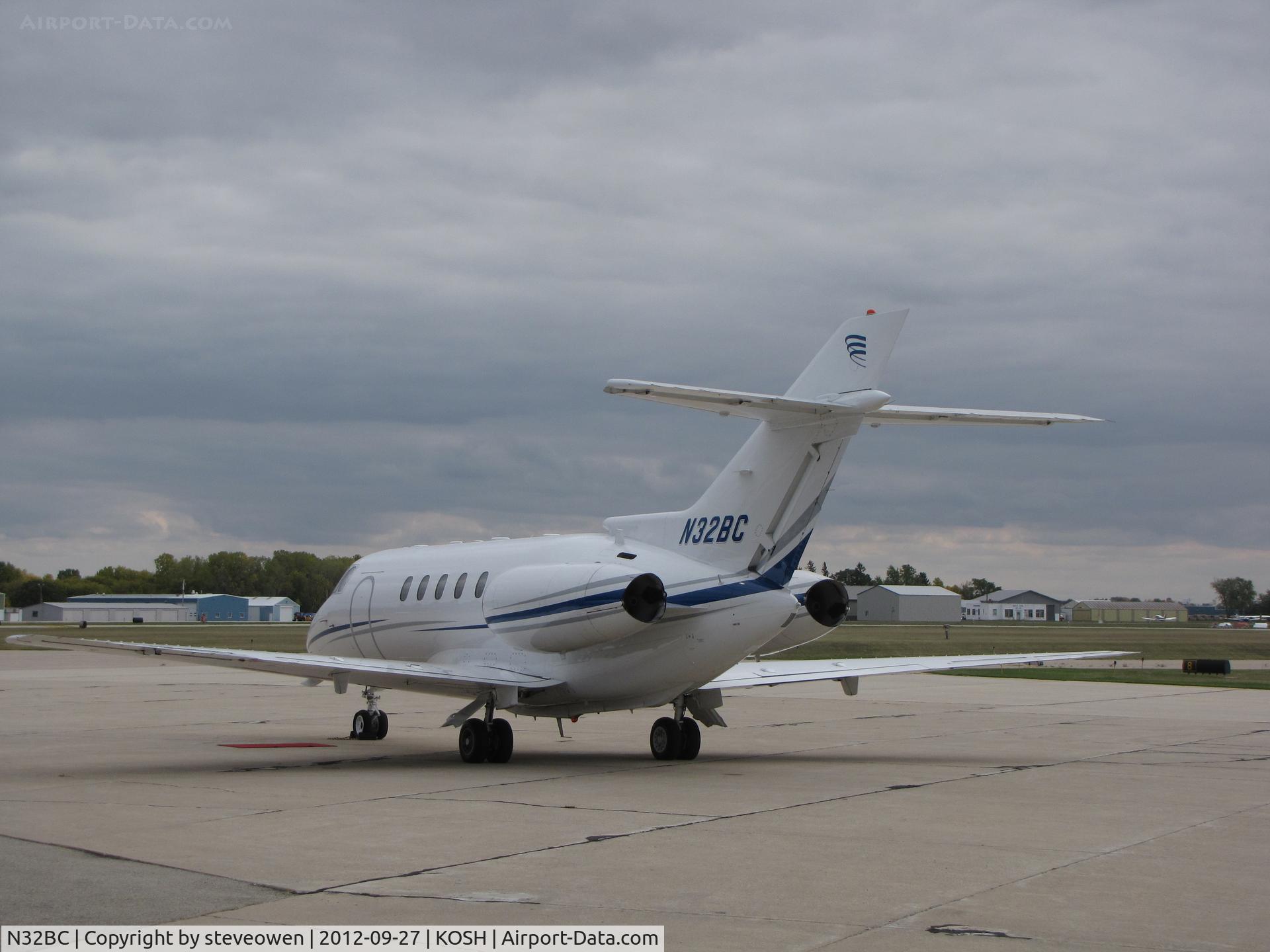 N32BC, 1996 Raytheon Hawker 800XP C/N 258321, Orion FBO ramp