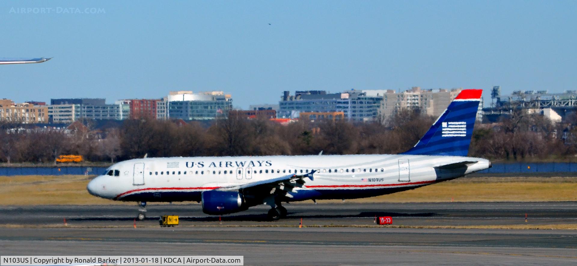 N103US, 1999 Airbus A320-214 C/N 0861, Taxi DCA