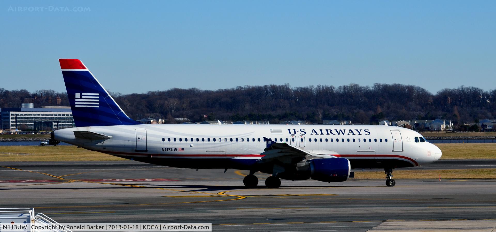 N113UW, 1999 Airbus A320-214 C/N 1141, Taxi DCA