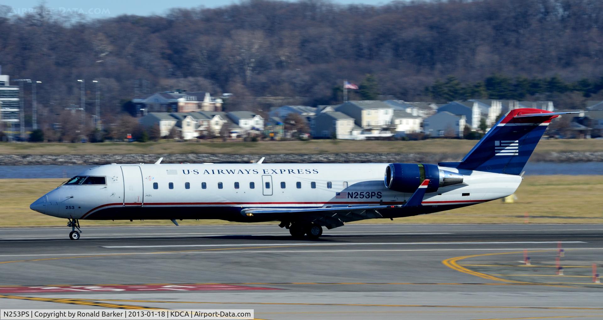 N253PS, 2004 Bombardier CRJ-200ER (CL-600-2B19) C/N 7934, Landing roll DCA
