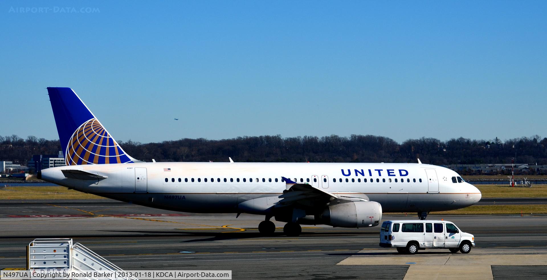 N497UA, 2002 Airbus A320-232 C/N 1847, Taxi DCA