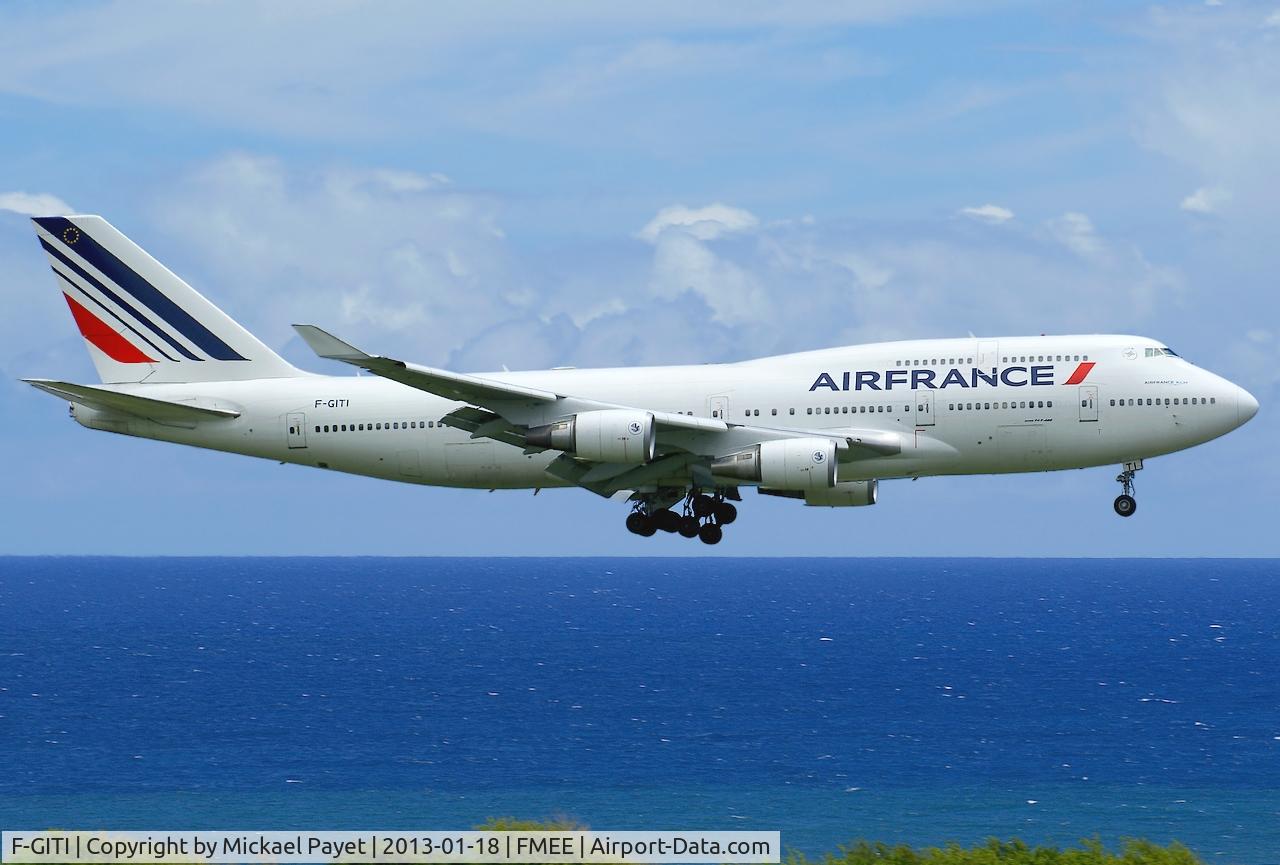 F-GITI, 2003 Boeing 747-428 C/N 32869, On final for rwy 14