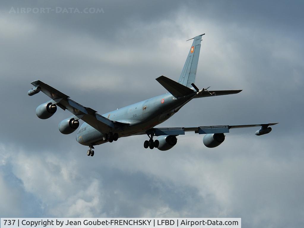 737, 1964 Boeing C-135FR Stratotanker C/N 18697, French Air Force landing 23