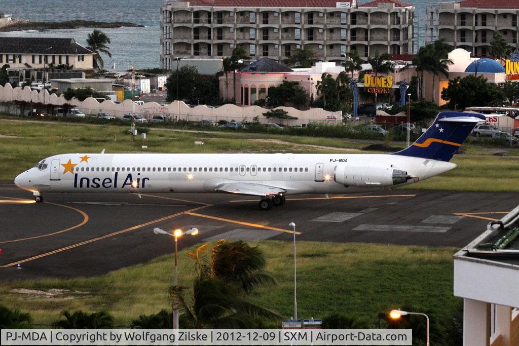 PJ-MDA, 1987 McDonnell Douglas MD-83 (DC-9-83) C/N 49449, From the balcony of the Sonesta Hotel