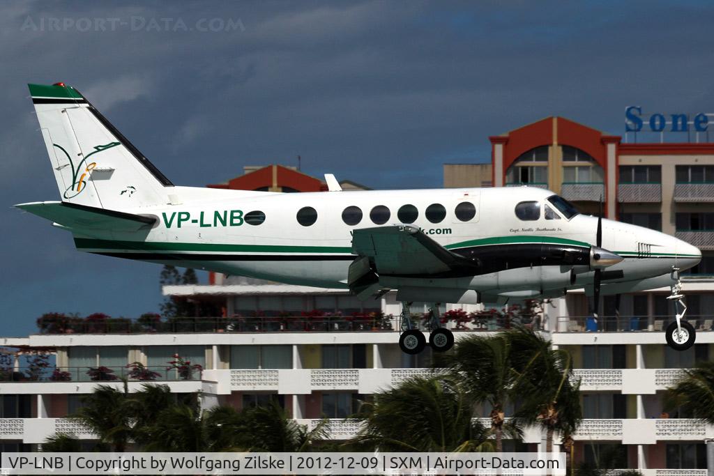 VP-LNB, 1973 Beechcraft A100 King Air C/N B-166, visitor