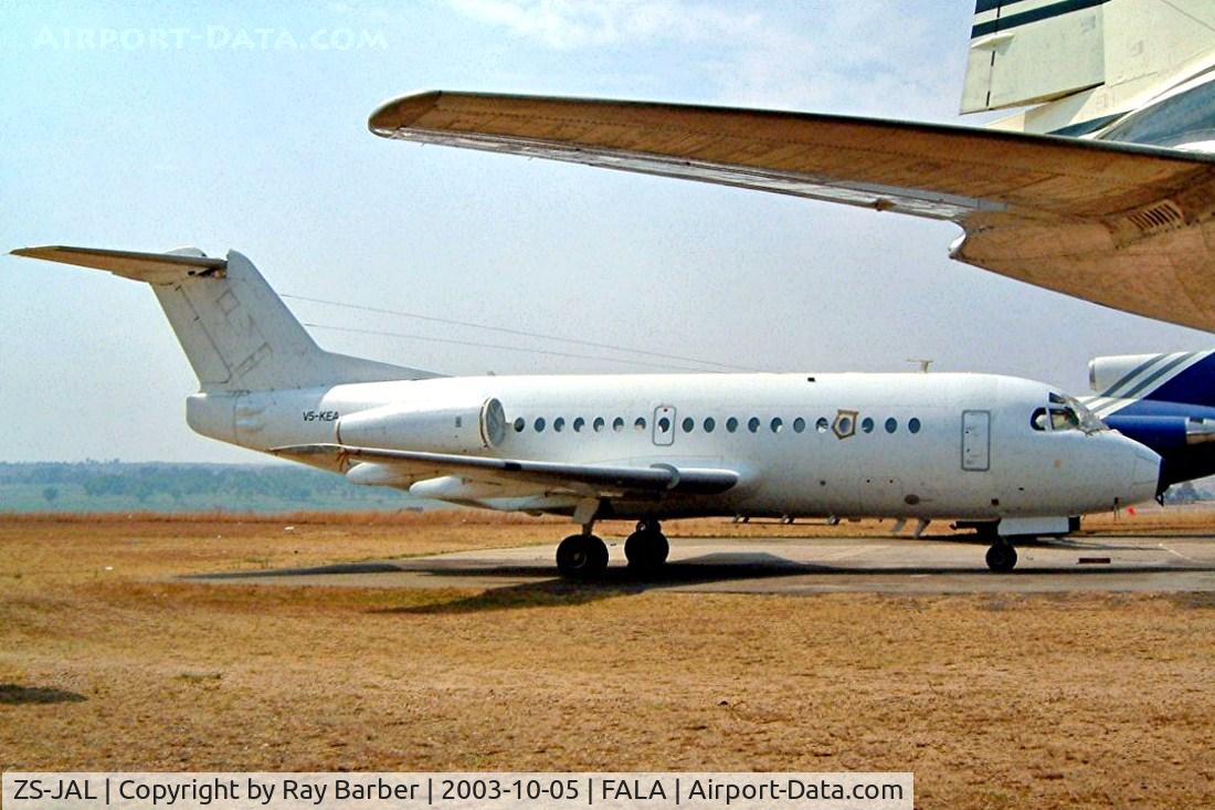 ZS-JAL, 1979 Fokker F-28-4000 Fellowship C/N 11151, Fokker F-28-3000 Fellowship [11151] (Airquarius Aviation) Laseria~ZS 05/10/2003. Seen here stored still wearing V5-KEA.