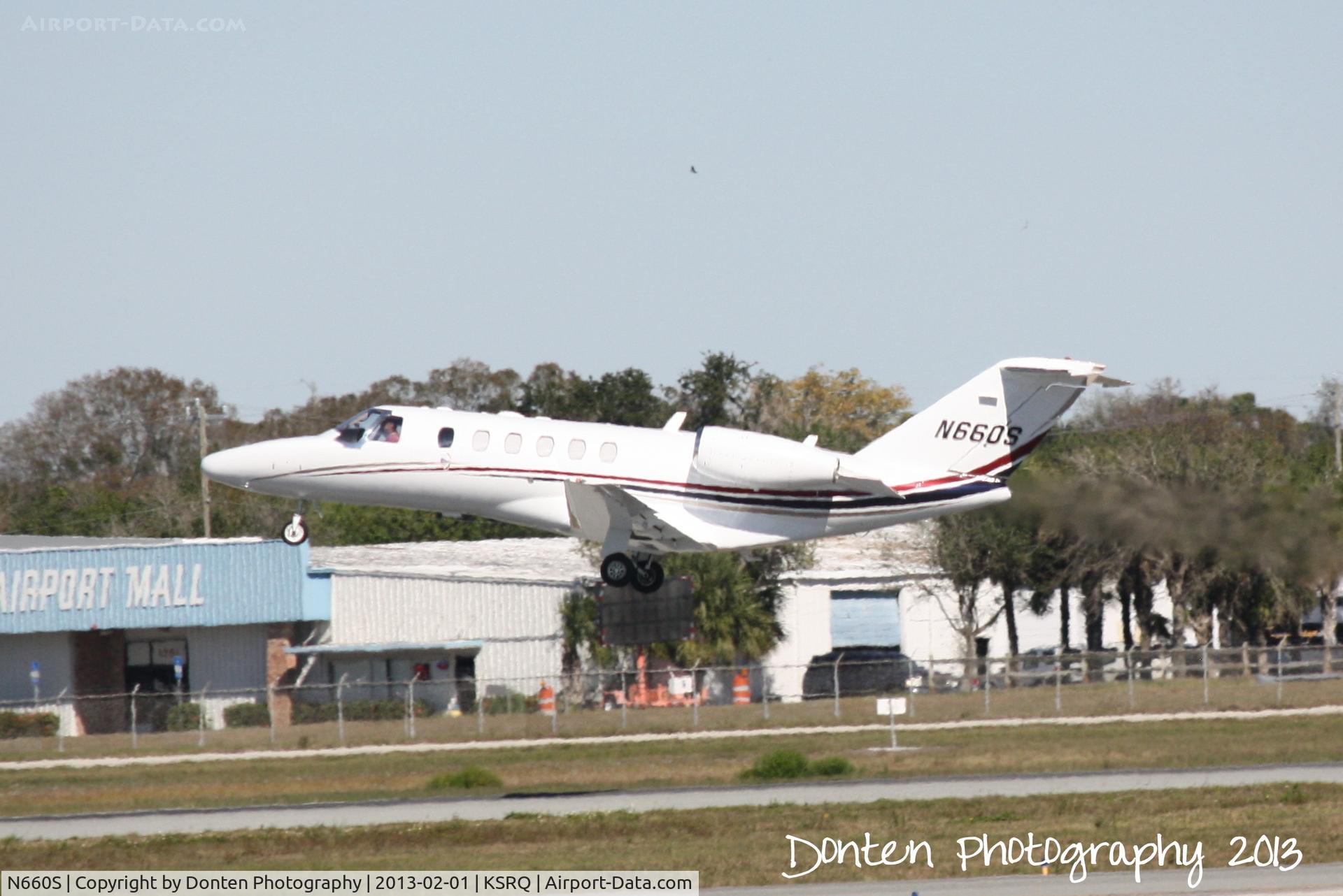 N660S, 2006 Cessna 525A CitationJet CJ2+ C/N 525A0305, Cessna CitationJet 2 (N660S) departs Runway 32 at Sarasota-Bradenton International Airport