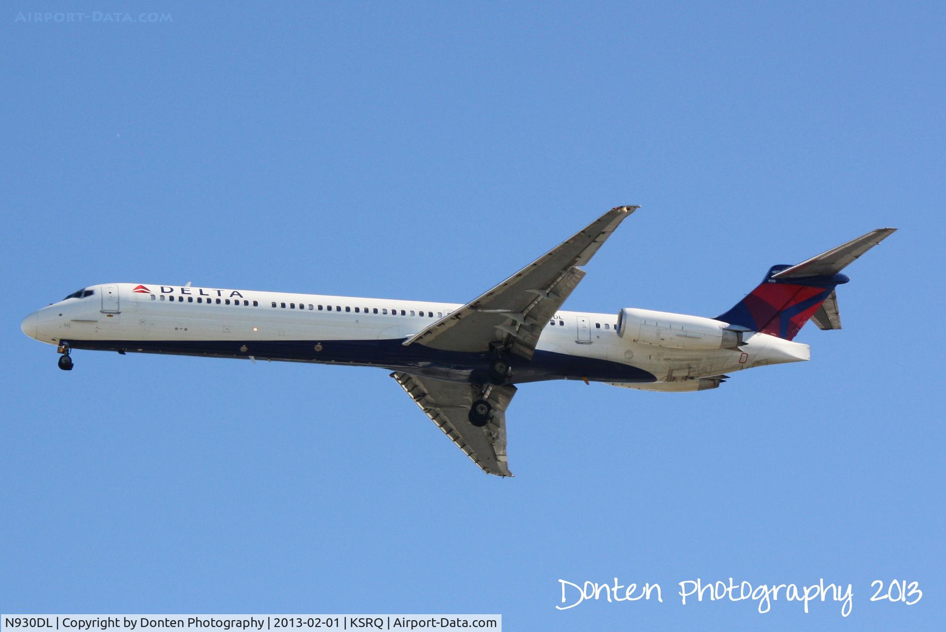 N930DL, 1988 McDonnell Douglas MD-88 C/N 49717, Delta Flight 2298 (N930DL) on approach to Runway 32 at Sarasota-Bradenton International Airport following a flight from Hartsfield-Jackson Atlanta International Airport