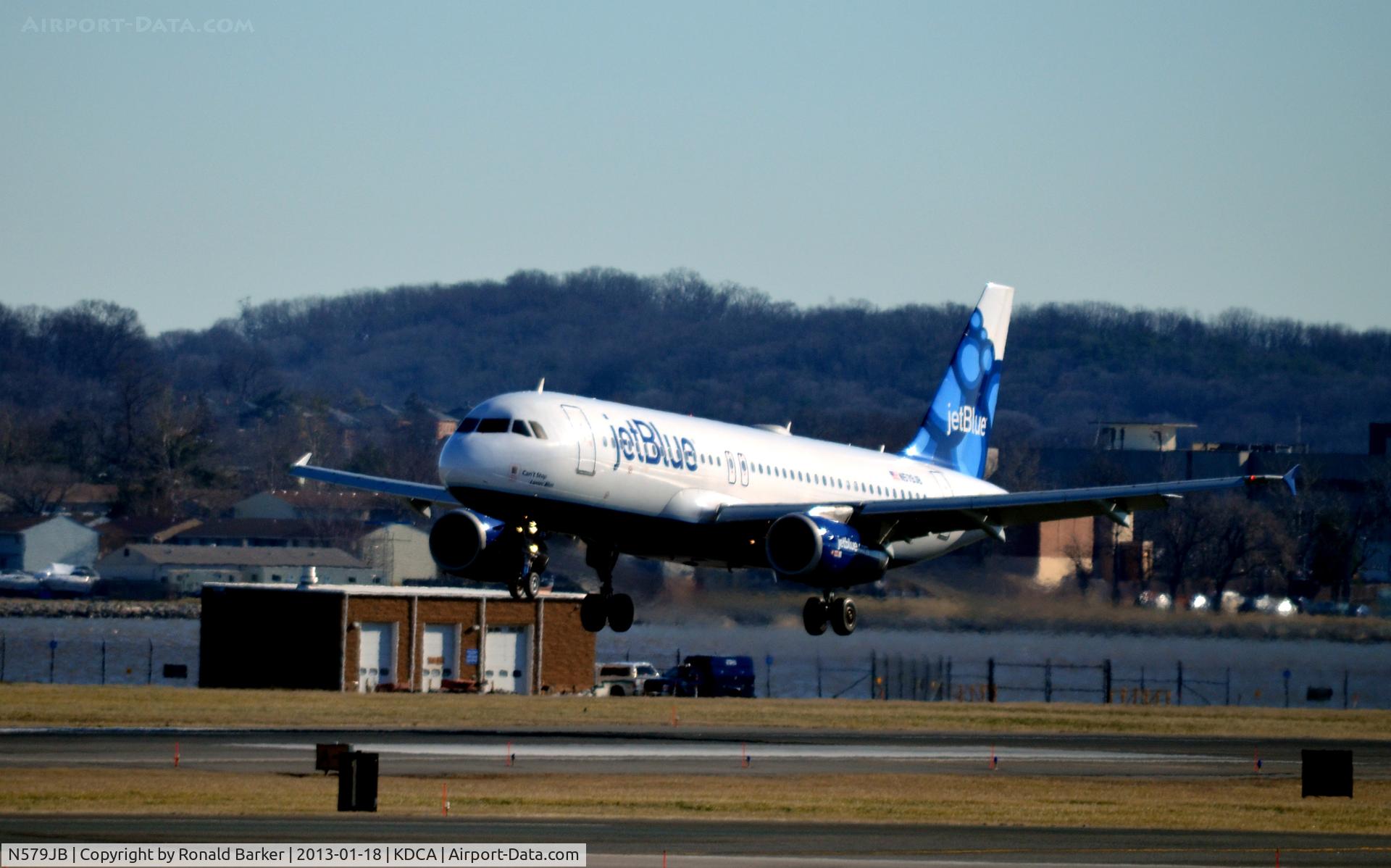 N579JB, 2003 Airbus A320-232 C/N 2132, Landing DCA