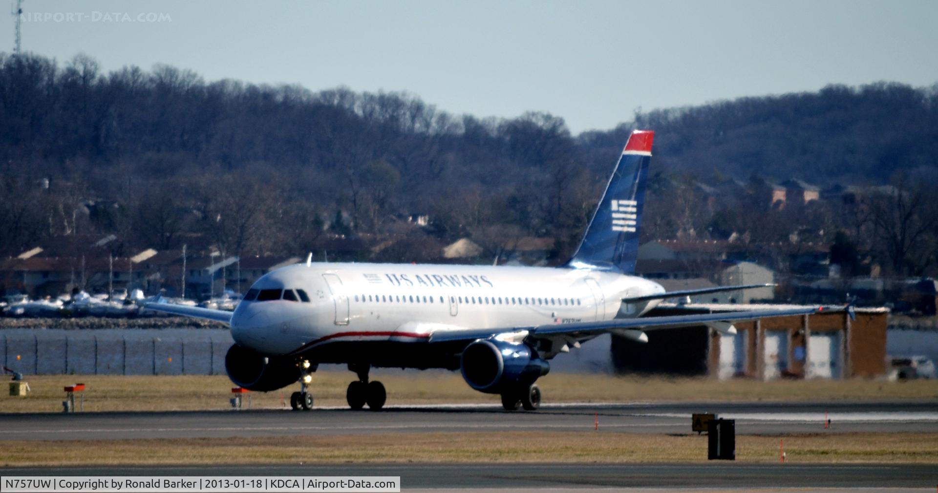 N757UW, 2000 Airbus A319-112 C/N 1342, Takeoff DCA