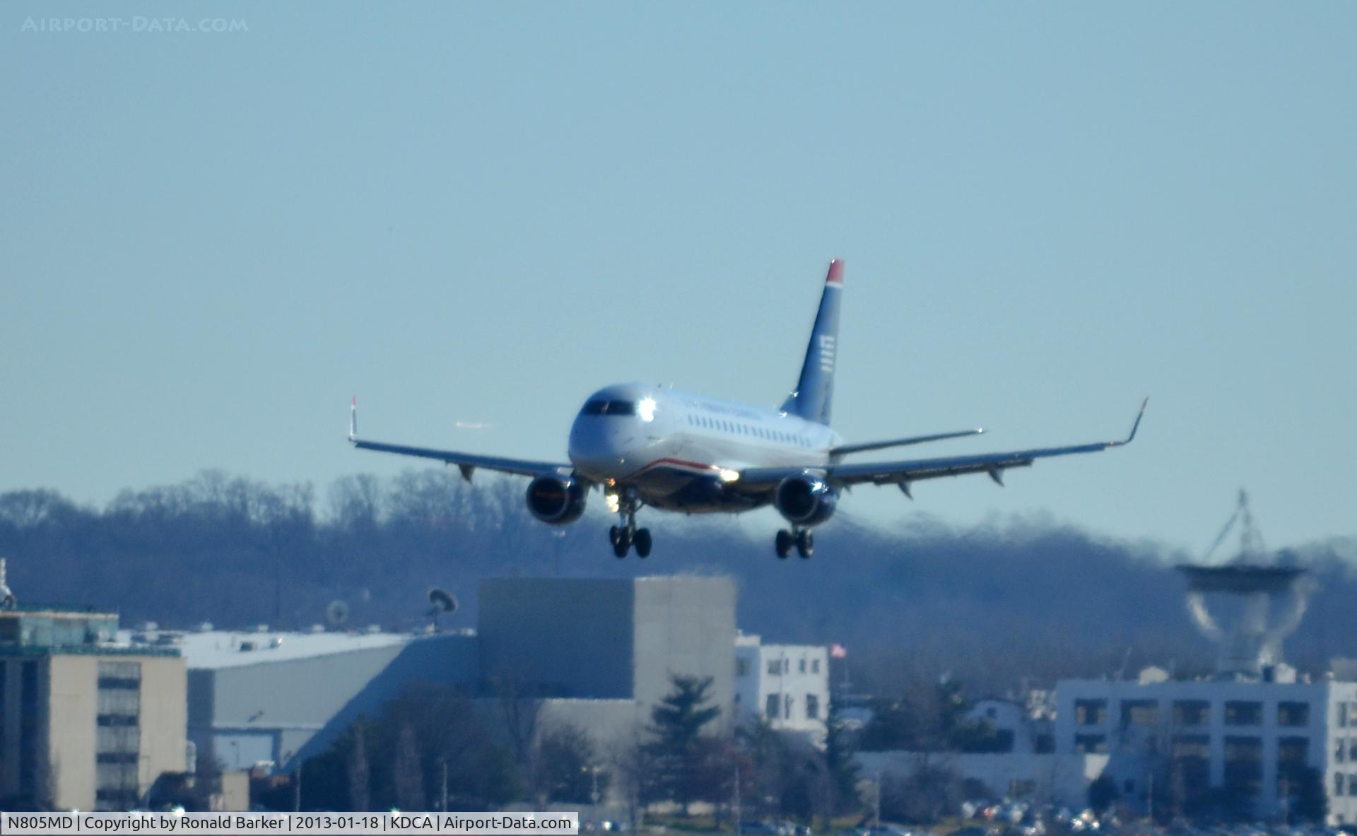 N805MD, 2004 Embraer 170SU (ERJ-170-100SU) C/N 17000018, Landing DCA
