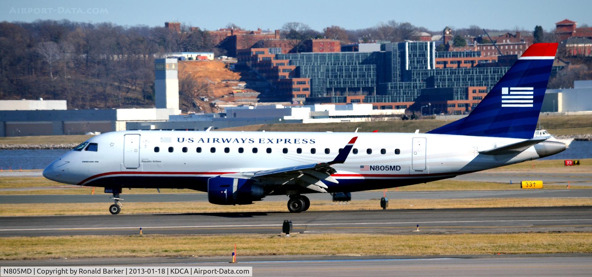 N805MD, 2004 Embraer 170SU (ERJ-170-100SU) C/N 17000018, Landing roll DCA