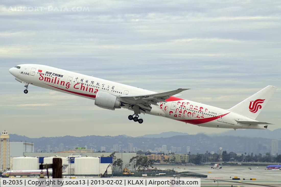 B-2035, 2012 Boeing 777-39L/ER C/N 38674, Departing 25L