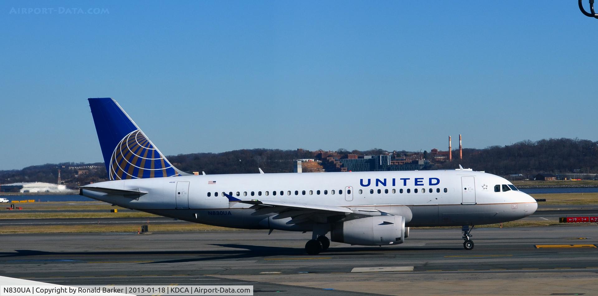 N830UA, 2000 Airbus A319-131 C/N 1243, Taxi DCA