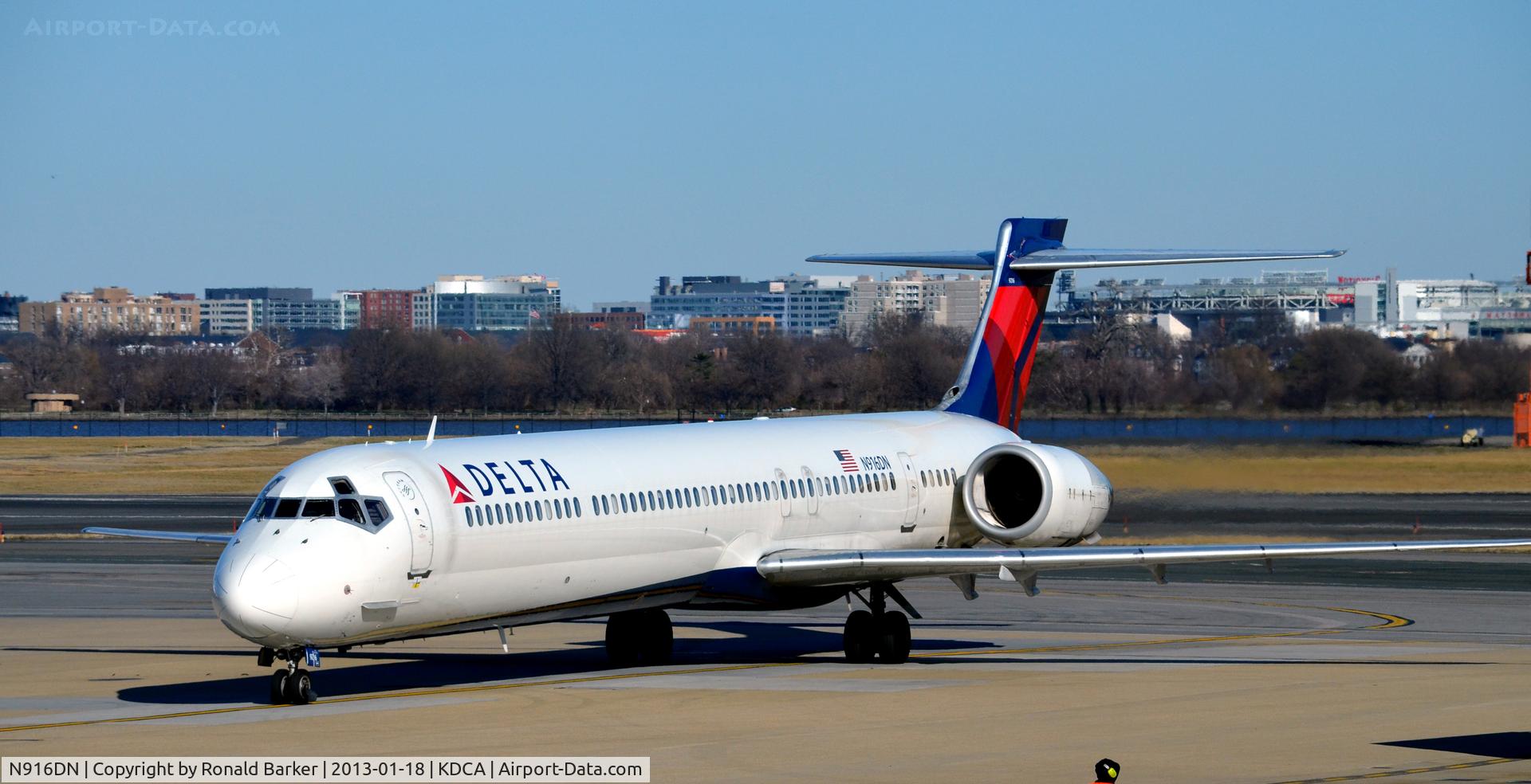 N916DN, 1996 McDonnell Douglas MD-90-30 C/N 53396, Taxi DCA