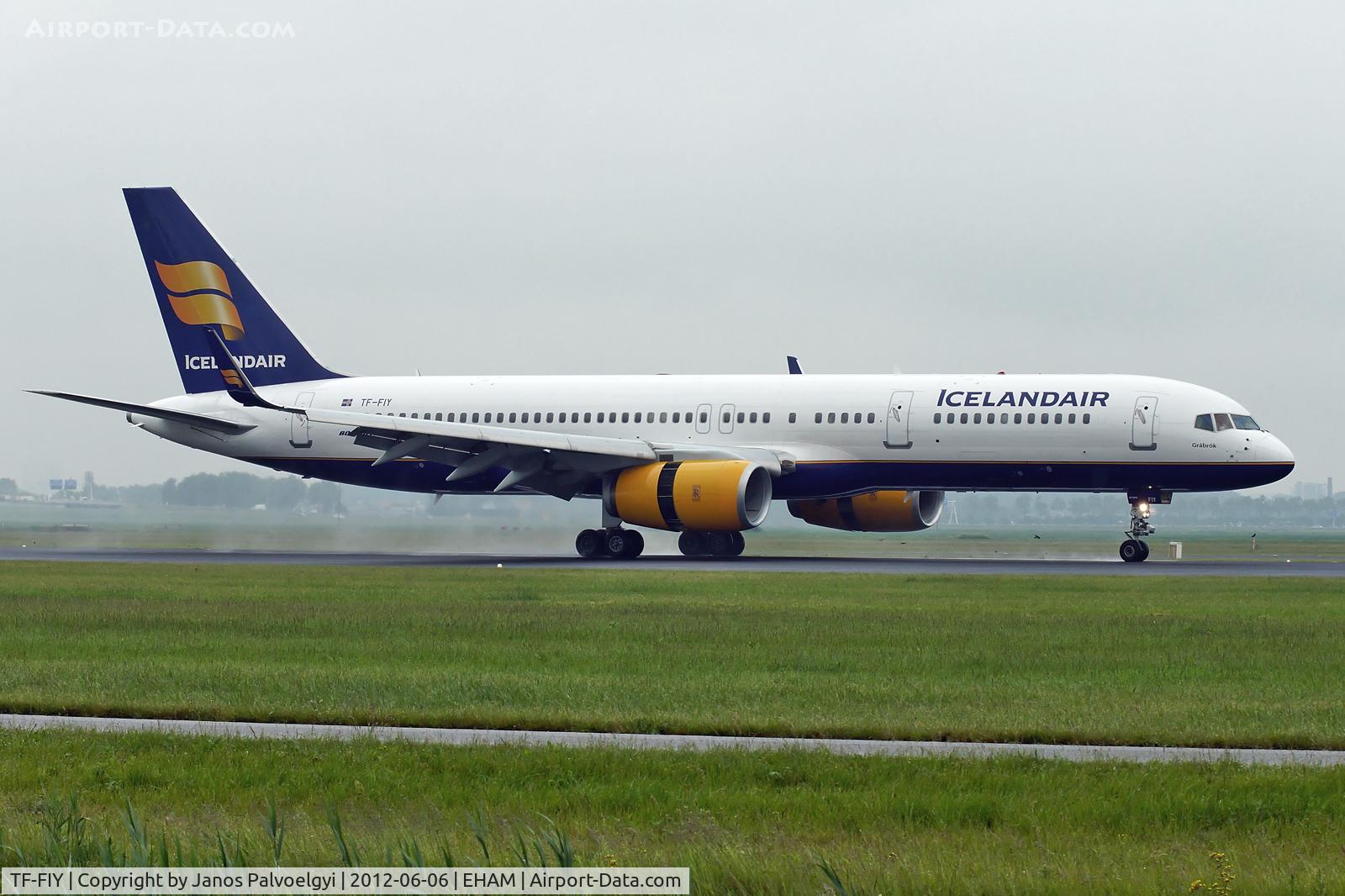 TF-FIY, 2000 Boeing 757-256 C/N 29312, Icelandair Boeing B757-256 landing in EHAM/AMS