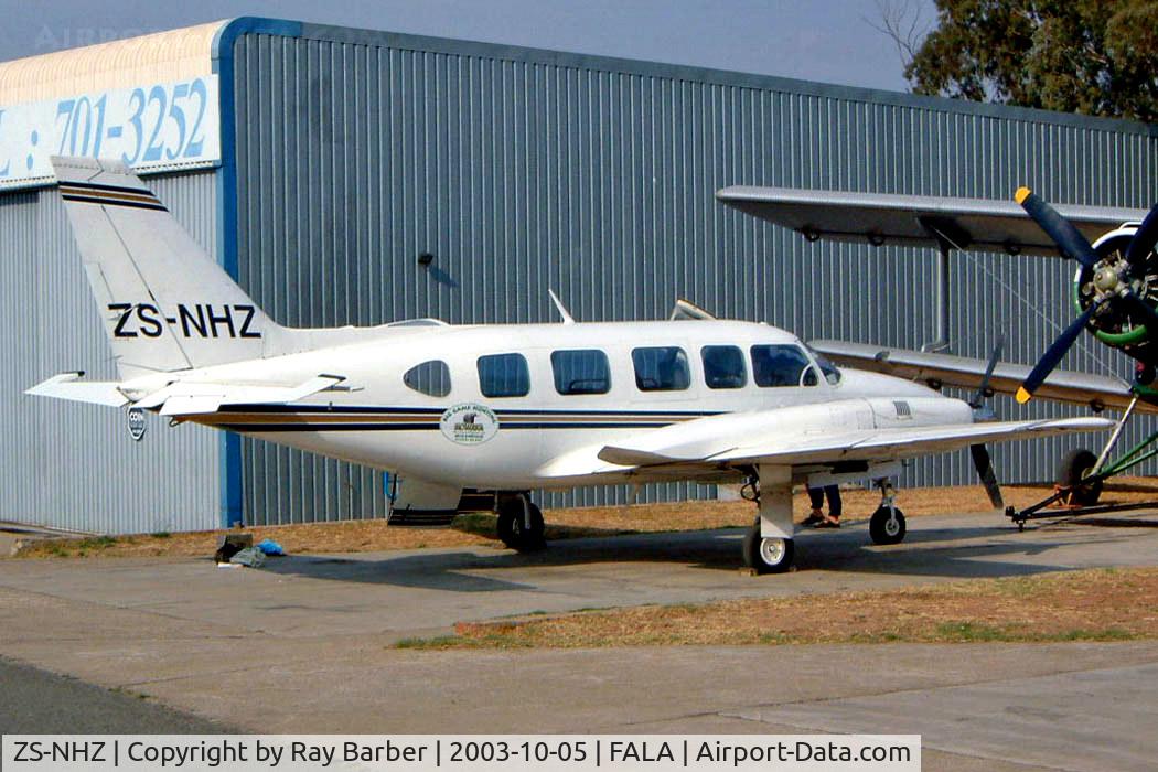 ZS-NHZ, 1973 Piper PA-31-350 Chieftain C/N 31-7305082, Piper PA-31-350 Navajo Chieftain [31-7305082] Lanseria~ZS 05/10/2003