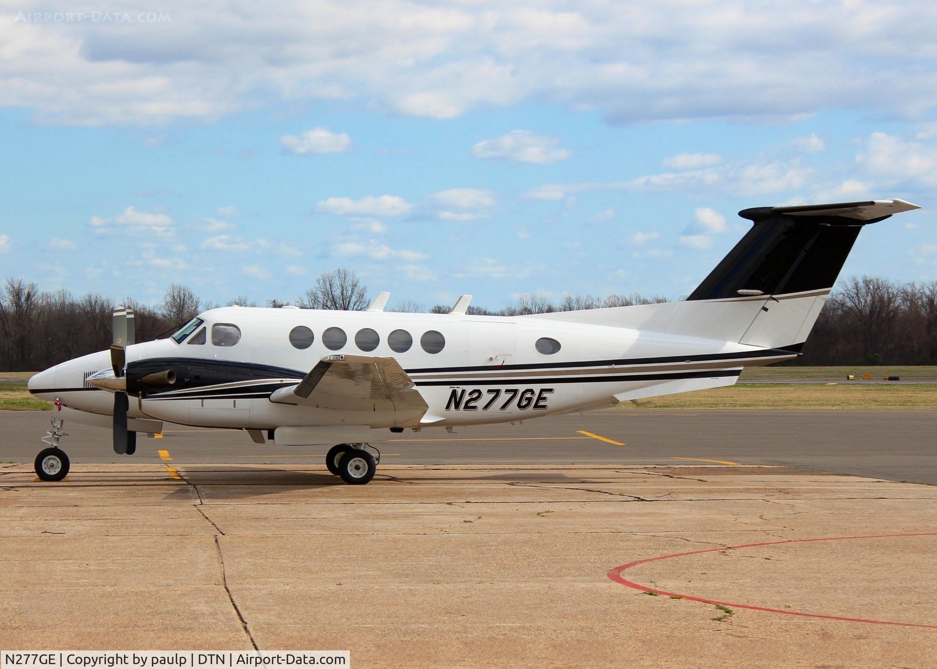 N277GE, 1990 Beech B200 King Air C/N BB-1389, At Downtown Shreveport.