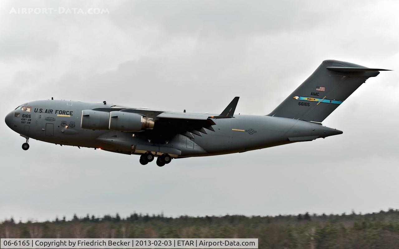 06-6165, 2006 Boeing C-17A Globemaster III C/N F-174/P-165, on final RW26
