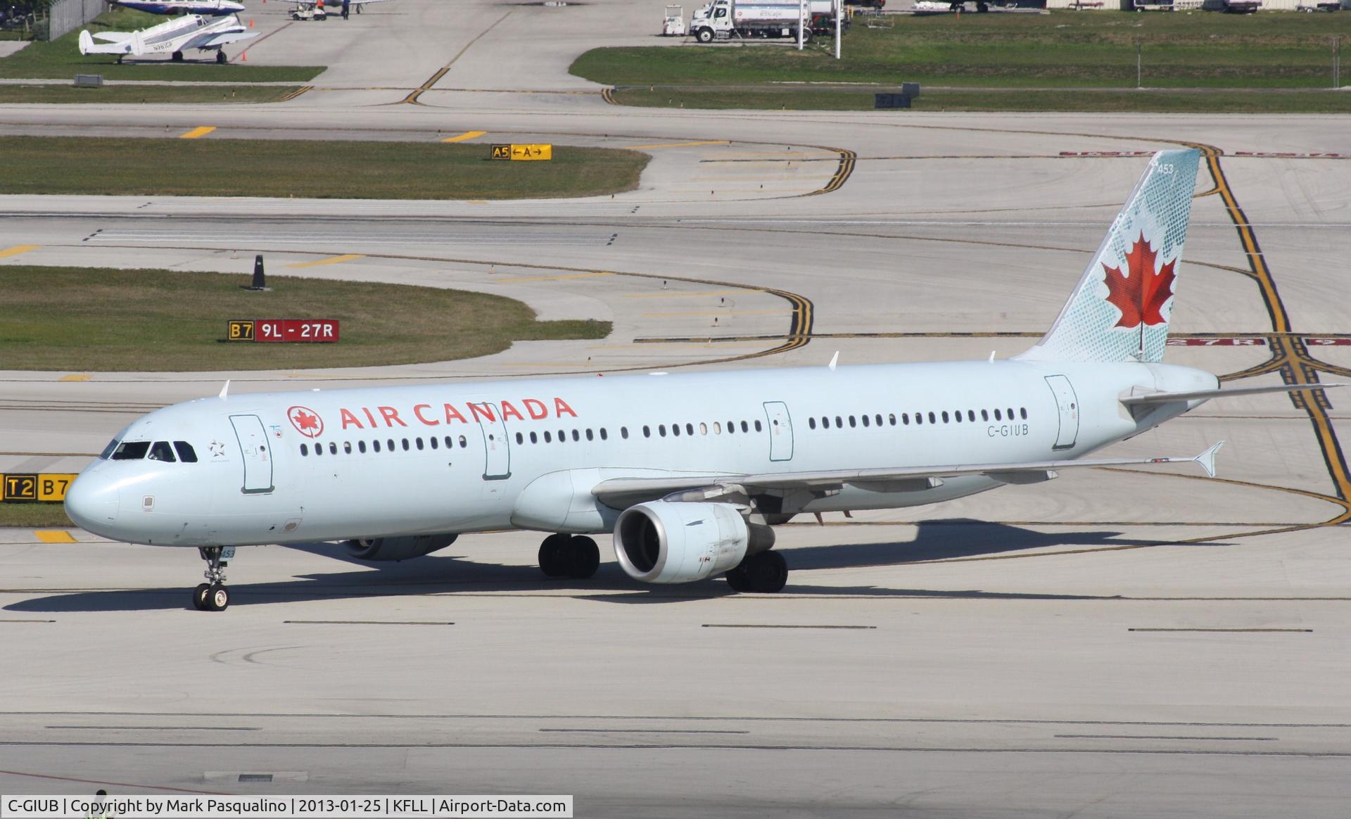 C-GIUB, 2001 Airbus A321-211 C/N 1623, Airbus A321