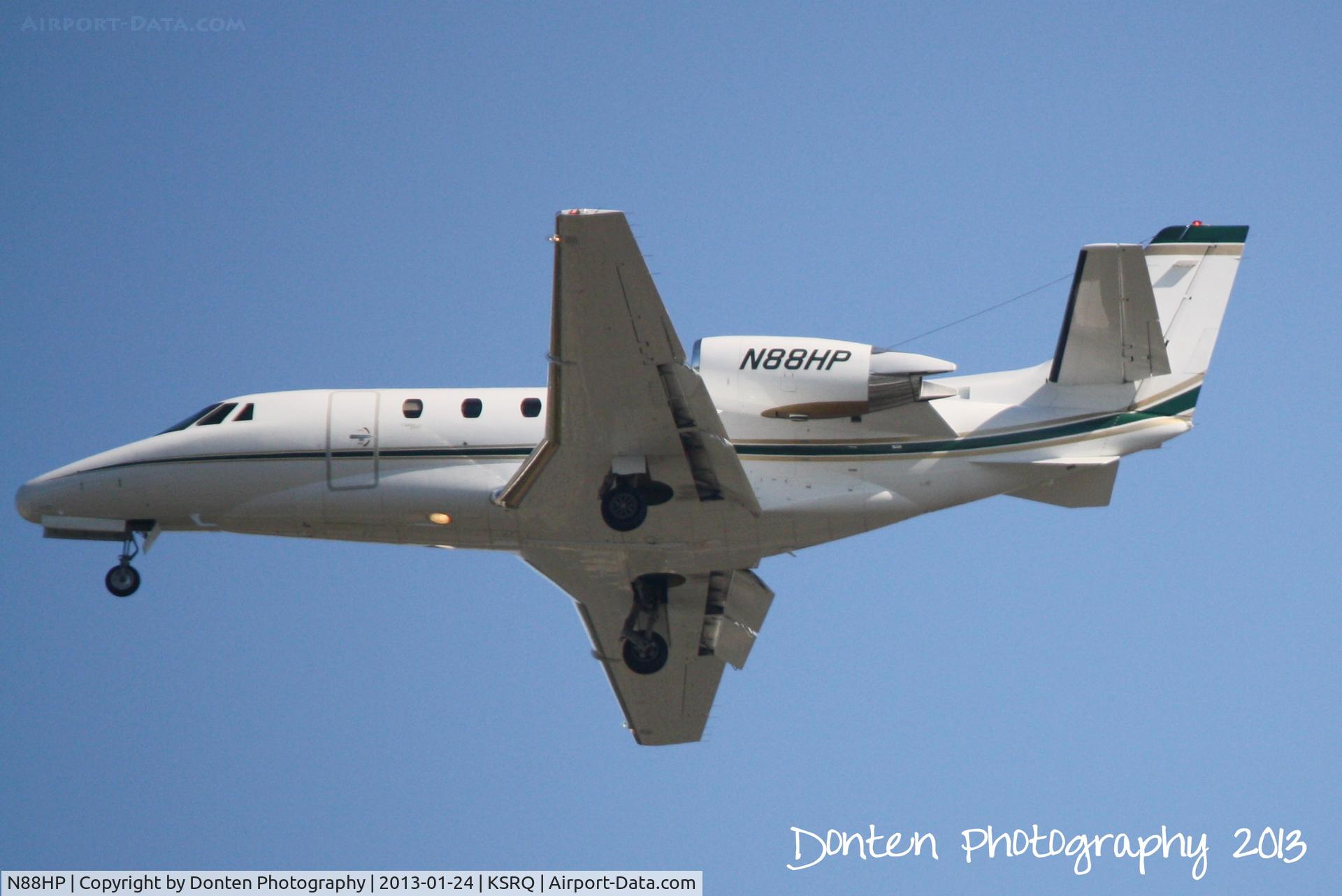 N88HP, 1999 Cessna 560XL C/N 560-5050, Cessna Citation Excel (N88HP) on approach to Sarasota-Bradenton International