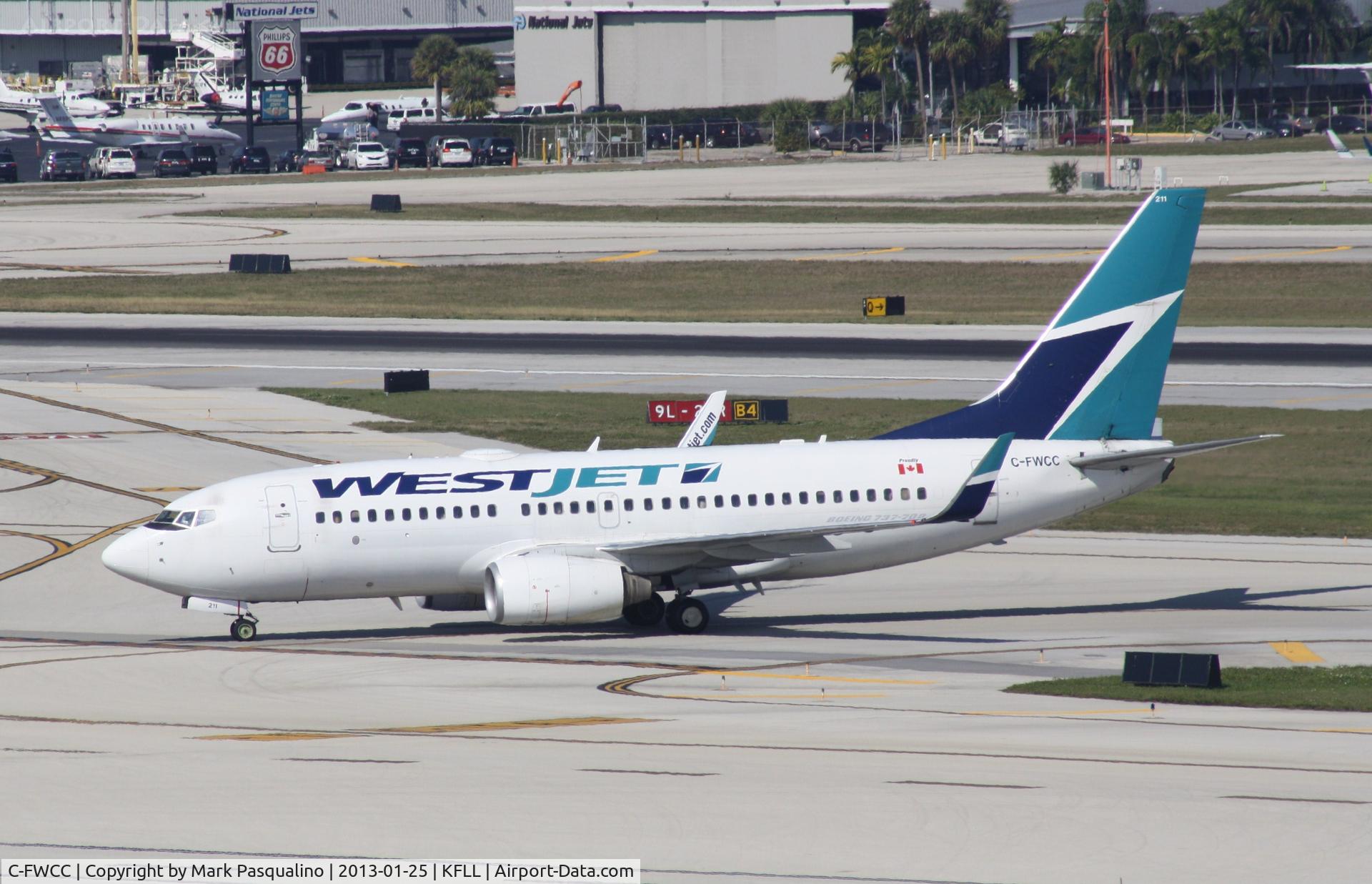 C-FWCC, 2003 Boeing 737-7CT C/N 32752, Boeing 737-700