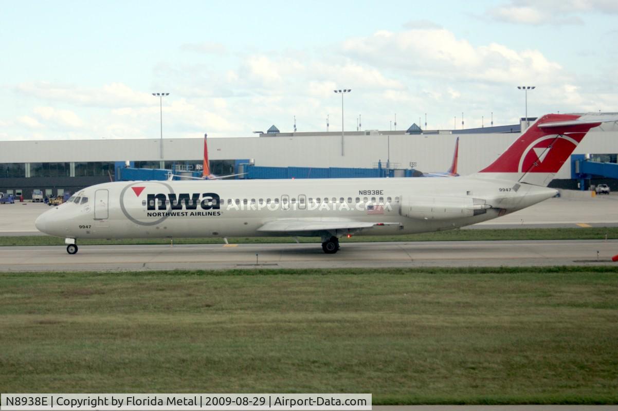 N8938E, 1968 Douglas DC-9-31 C/N 47161, Northwest DC-9-31 from window of Delta 757
