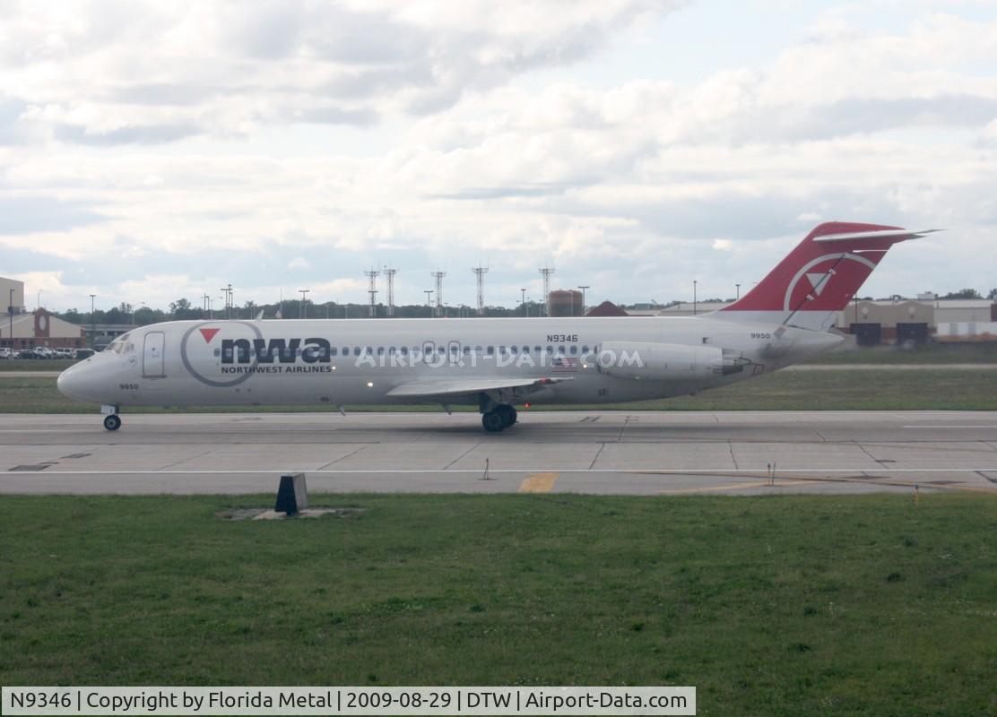 N9346, 1969 Douglas DC-9-32 C/N 47376, Northwest DC-9-32 from window of Delta 757