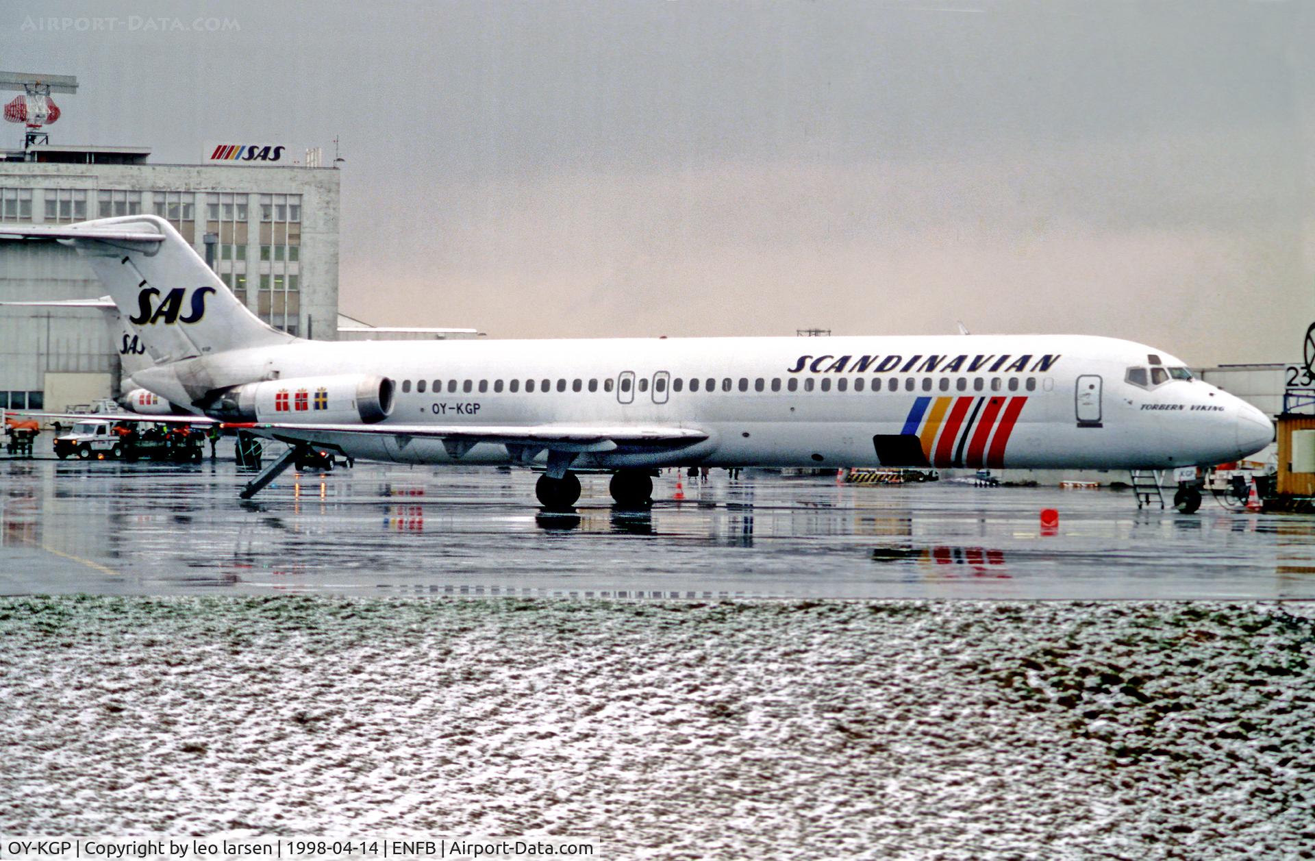 OY-KGP, 1974 Douglas DC-9-41 C/N 47646, Fornebu FBU OSLO 14.4.98