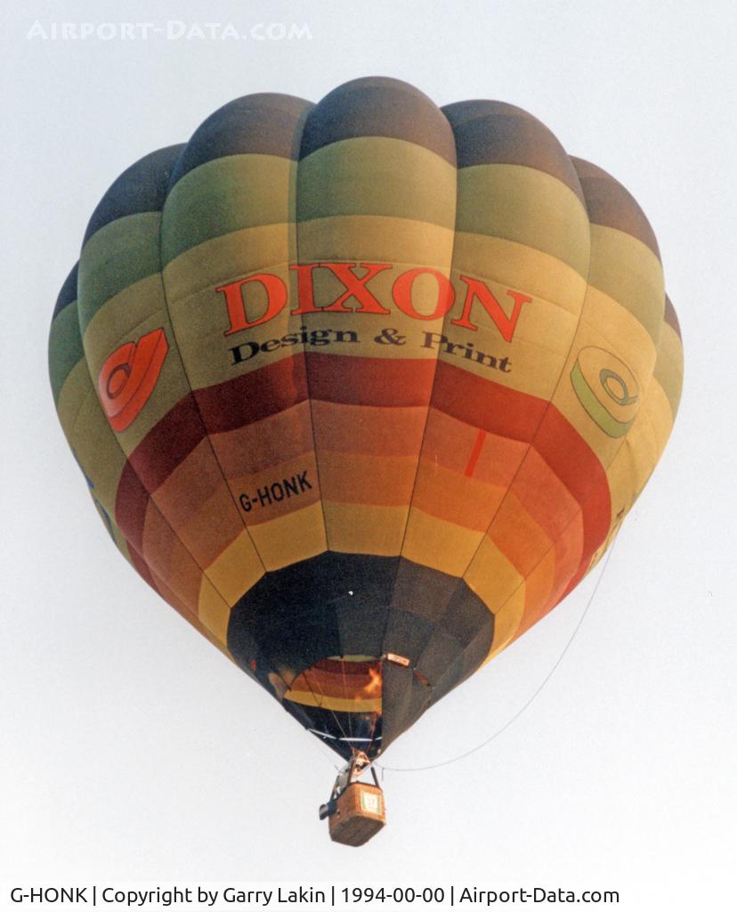 G-HONK, 1988 Cameron Balloons O-105 C/N 1813, Take off at the Northampton Balloonn Festival in 1994