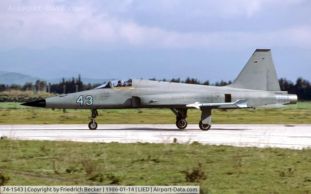 74-1543, 1974 Northrop F-5E Tiger II C/N R.1201, decelerating after touchdown