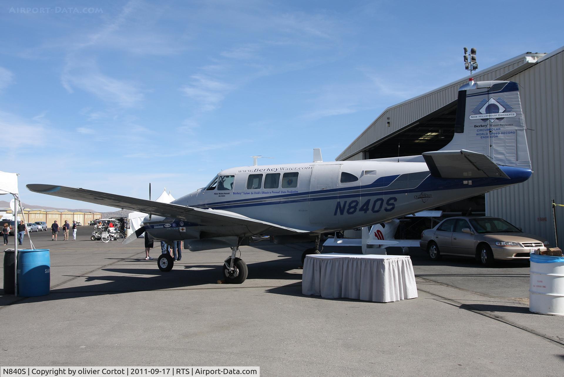 N840S, 1962 Beech 65 (LF-23F) Queen Air C/N LF-38, Reno air races 2011