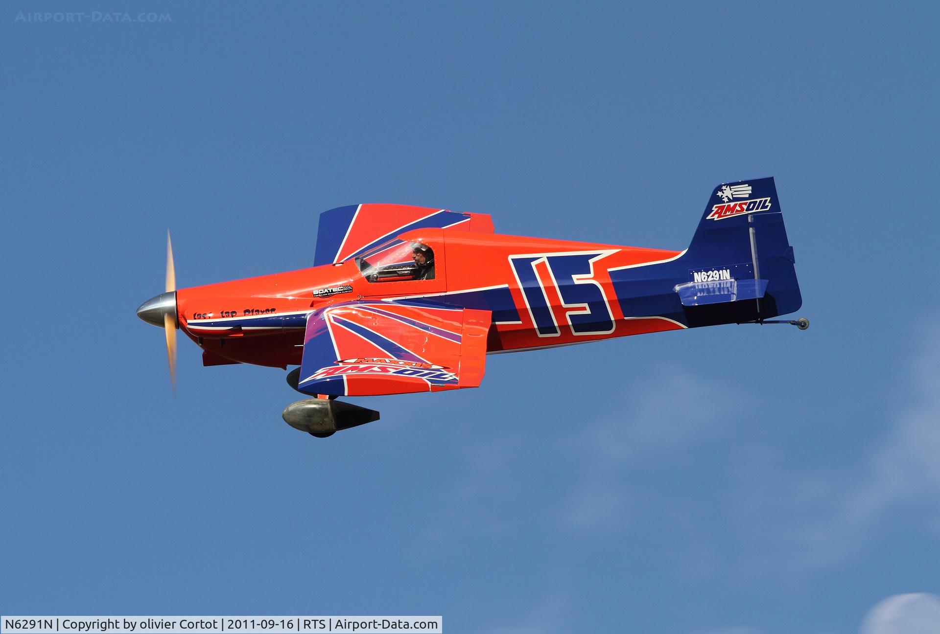 N6291N, 2001 Cassutt Replica C/N 1, Flying low, turning left...