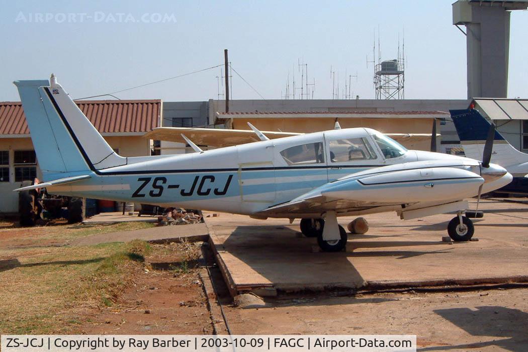 ZS-JCJ, 1964 Piper PA-30-160 Twin Comanche Twin Comanche C/N 30-346, Piper PA-30-160 Twin Comanche [30-346] Grand Central~ZS 09/10/2003