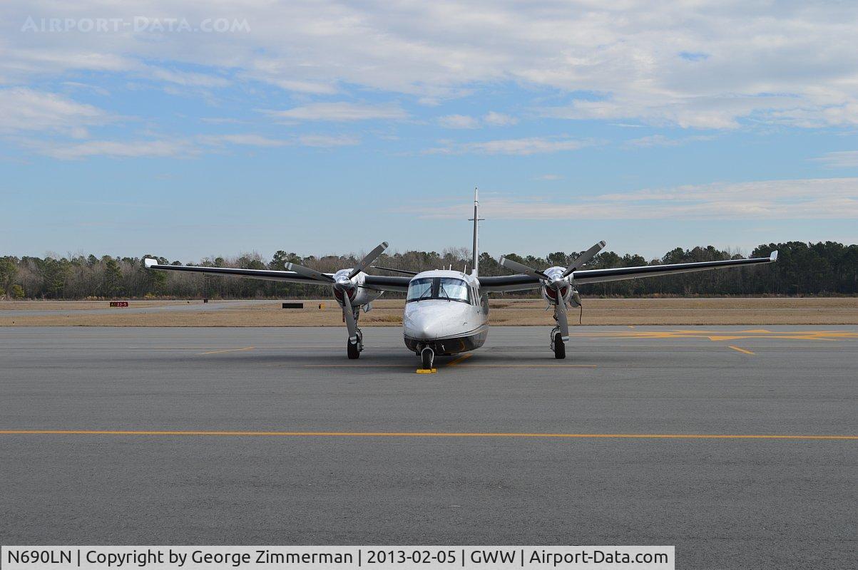 N690LN, 1977 Rockwell 690B Turbo Commander C/N 11415, Apron Parking